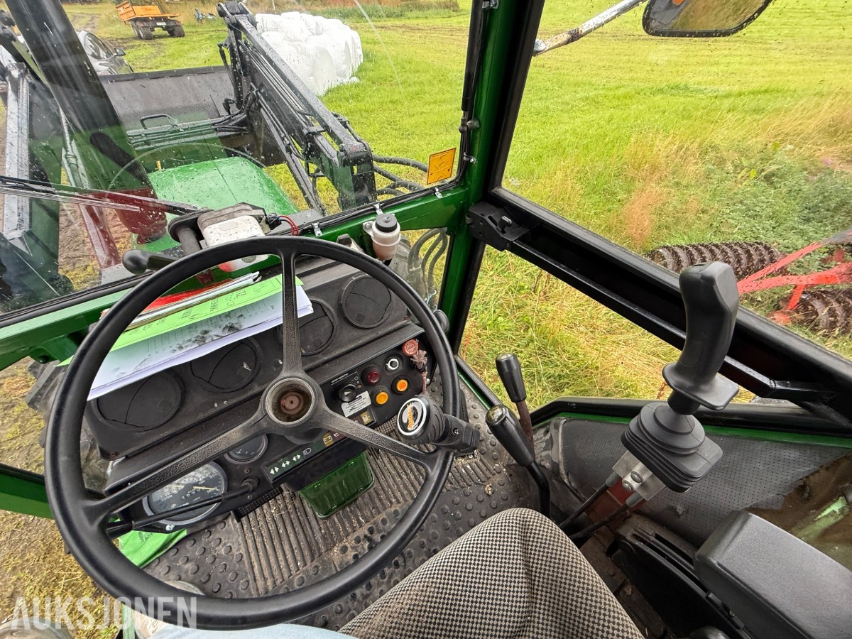 Deutz Fahr D7007 CH Traktor, frontlaster, rundballespyd, 2x skuffer