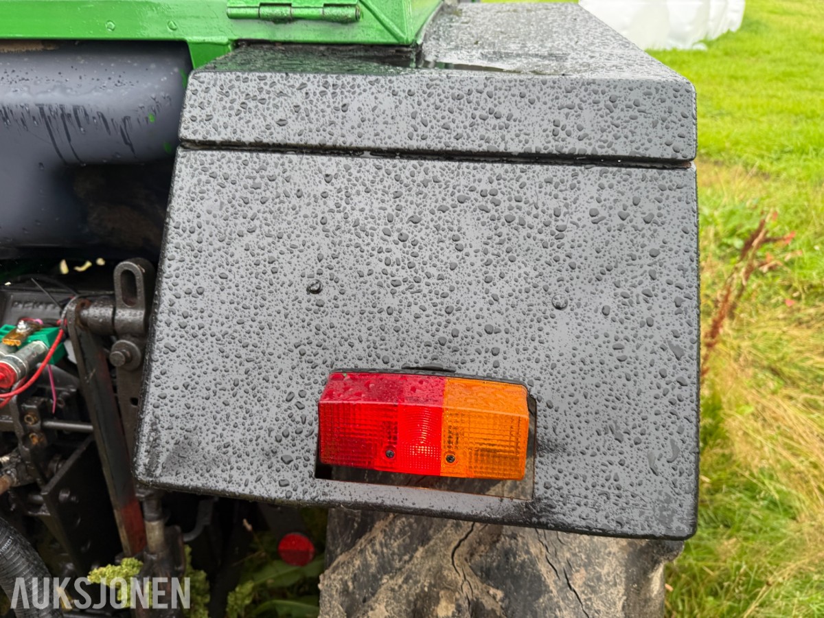 Deutz Fahr D7007 CH Traktor, frontlaster, rundballespyd, 2x skuffer