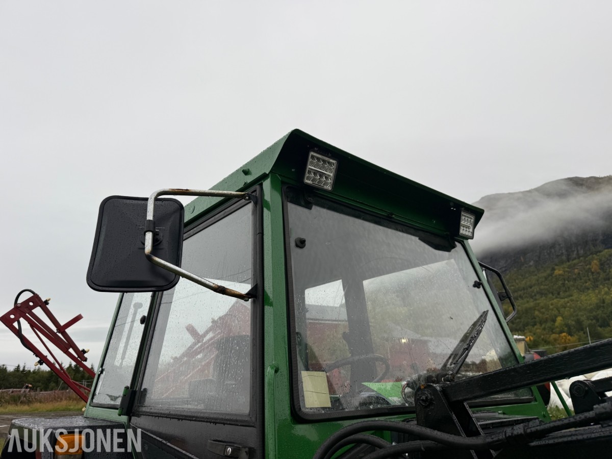Deutz Fahr D7007 CH Traktor, frontlaster, rundballespyd, 2x skuffer