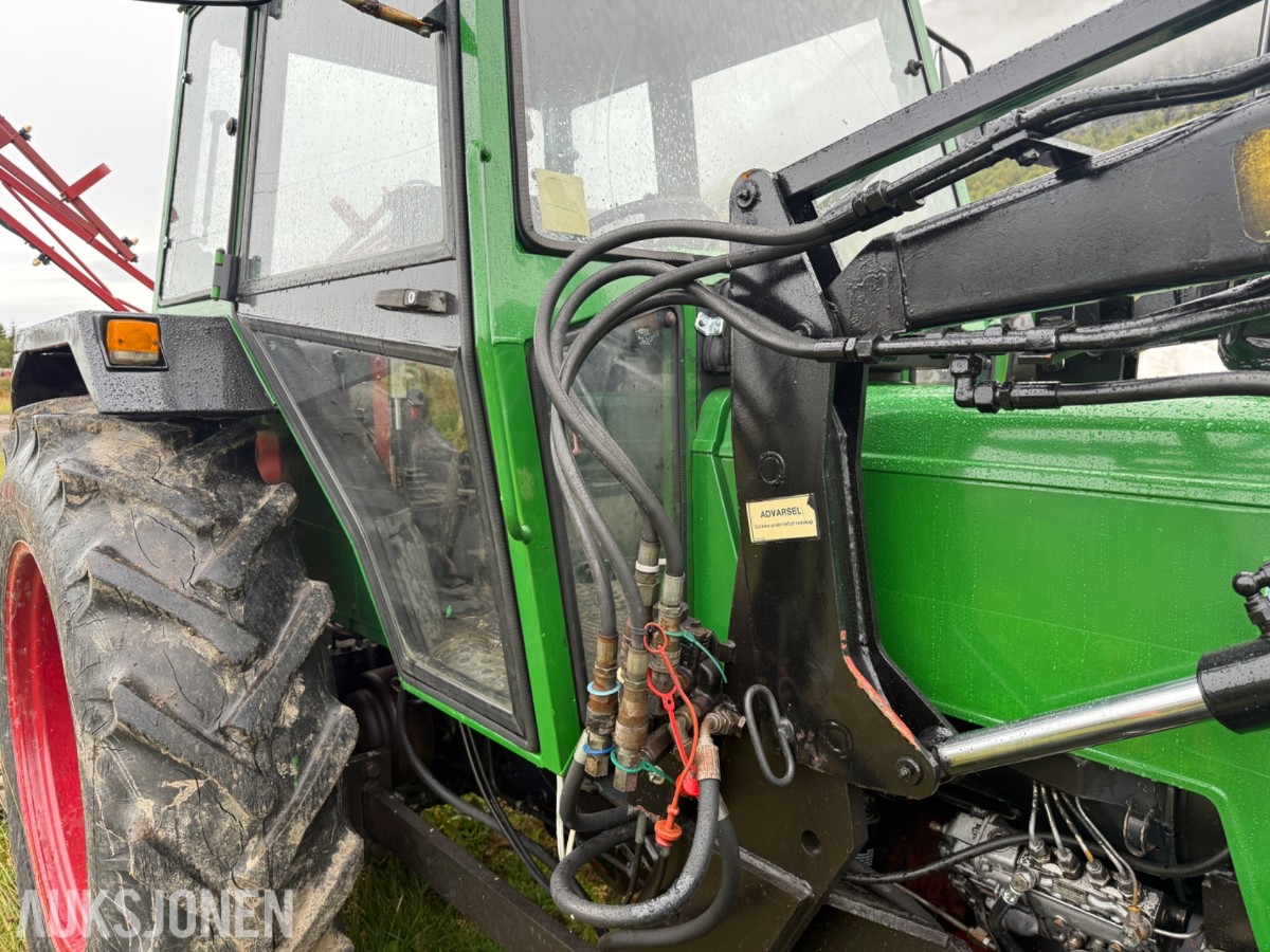 Deutz Fahr D7007 CH Traktor, frontlaster, rundballespyd, 2x skuffer