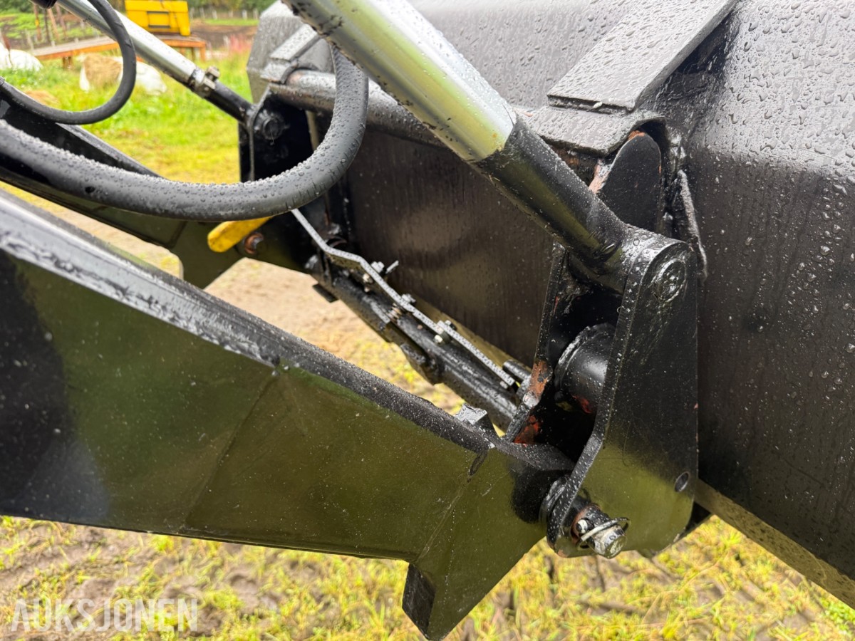 Deutz Fahr D7007 CH Traktor, frontlaster, rundballespyd, 2x skuffer