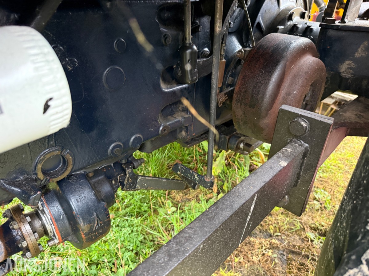 Deutz Fahr D7007 CH Traktor, frontlaster, rundballespyd, 2x skuffer