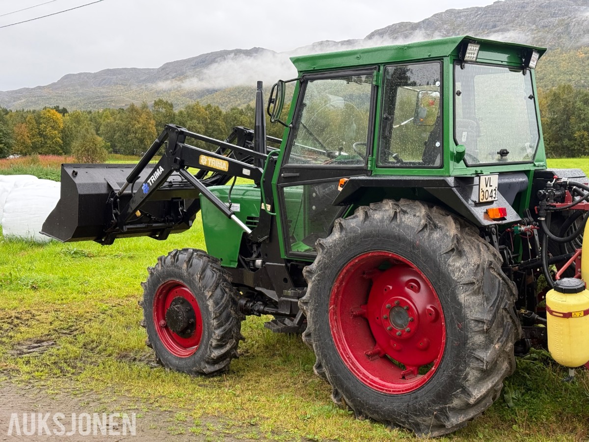 Deutz Fahr D7007 CH Traktor, frontlaster, rundballespyd, 2x skuffer