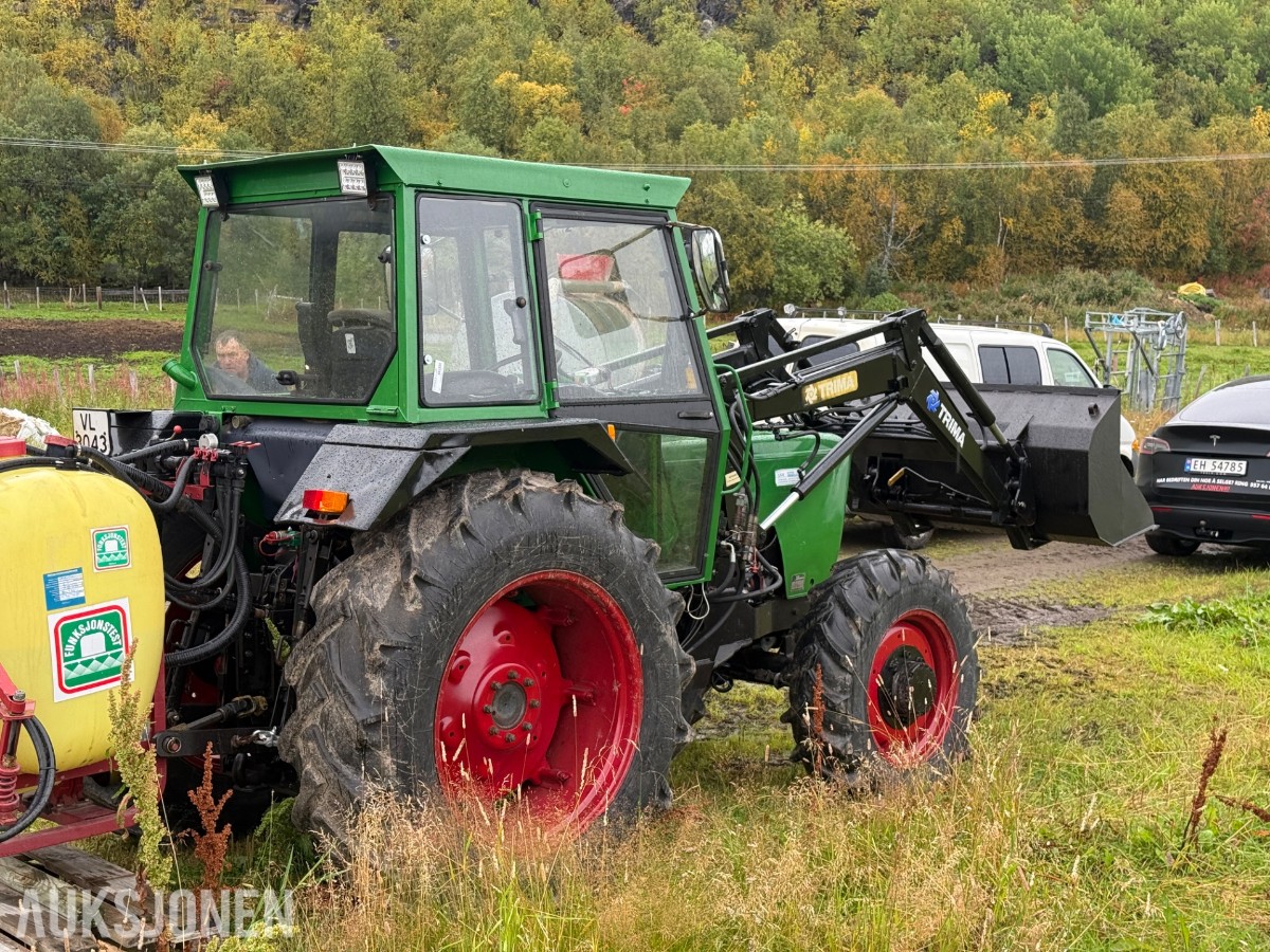 Deutz Fahr D7007 CH Traktor, frontlaster, rundballespyd, 2x skuffer