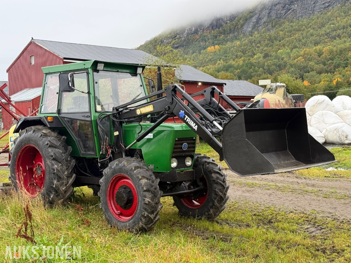 Deutz Fahr D7007 CH Traktor, frontlaster, rundballespyd, 2x skuffer