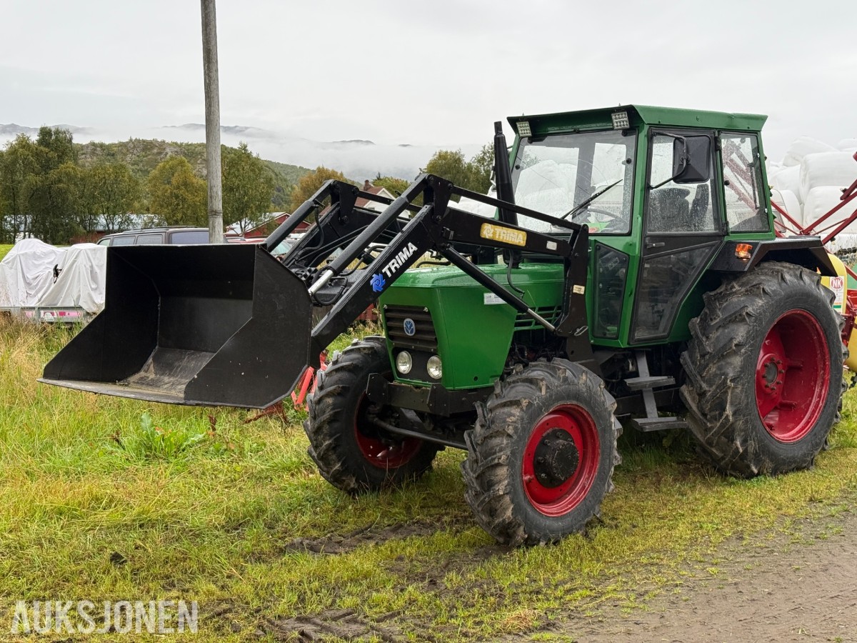 Deutz Fahr D7007 CH Traktor, frontlaster, rundballespyd, 2x skuffer