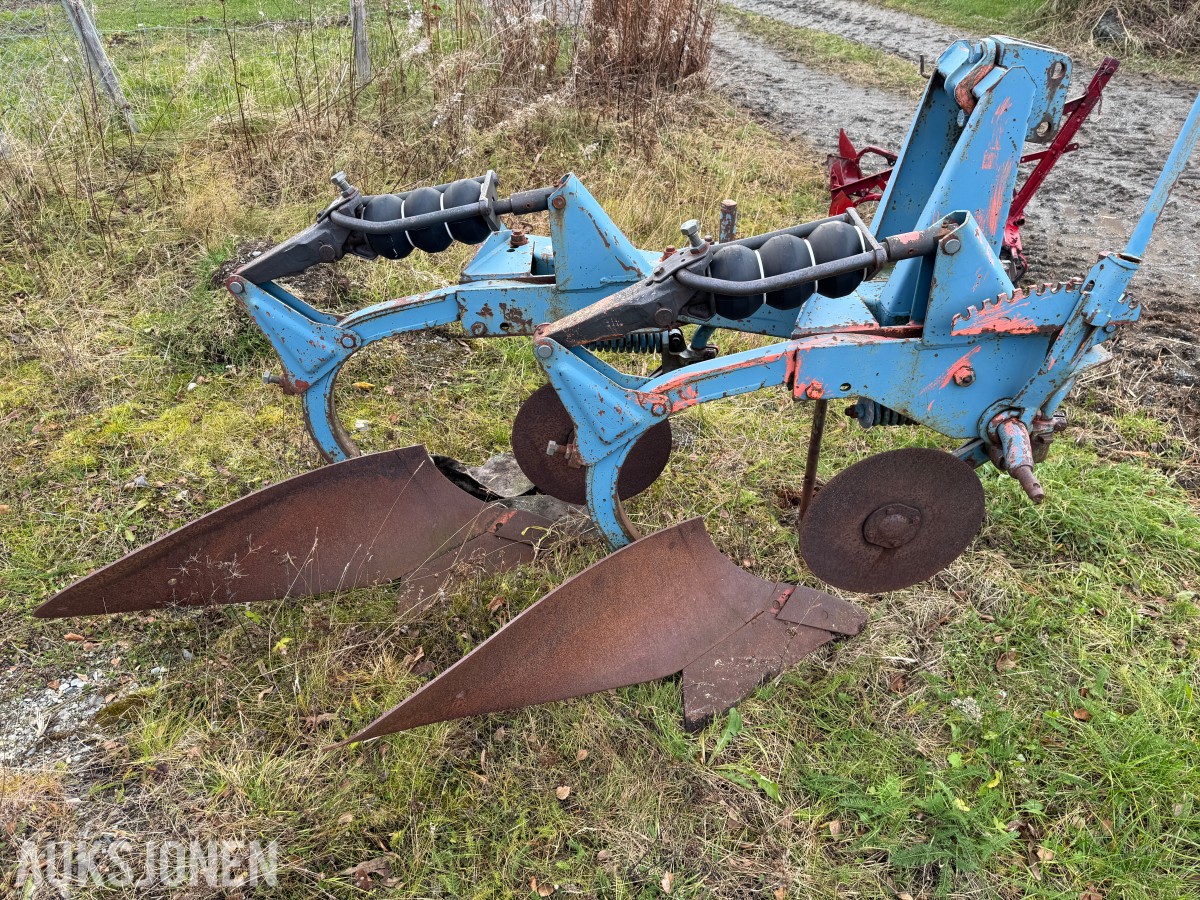 Deutz Fahr D7007 CH Traktor, snøfres, rundballespyd, 2x skuffer, plog/pløyer