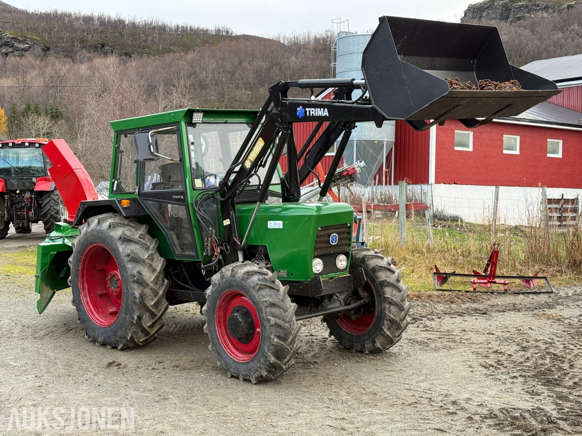 Deutz Fahr D7007 CH Traktor, snøfres, rundballespyd, 2x skuffer, plog/pløyer