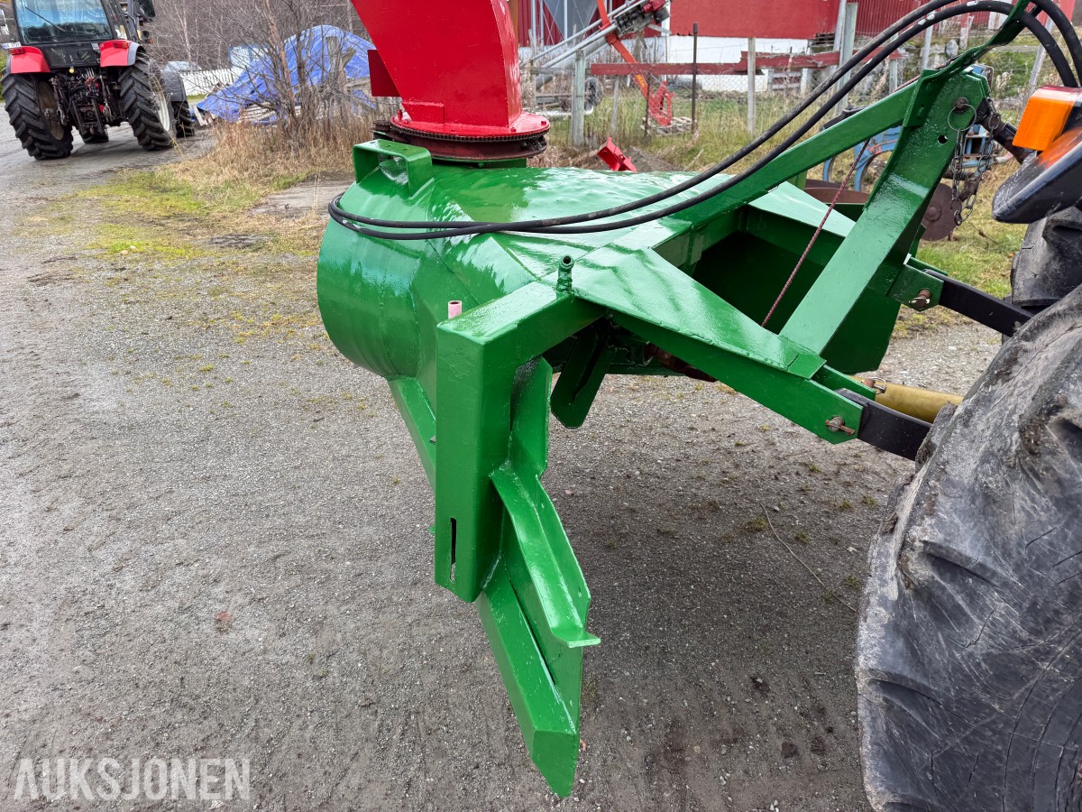 Deutz Fahr D7007 CH Traktor, snøfres, rundballespyd, 2x skuffer, plog/pløyer