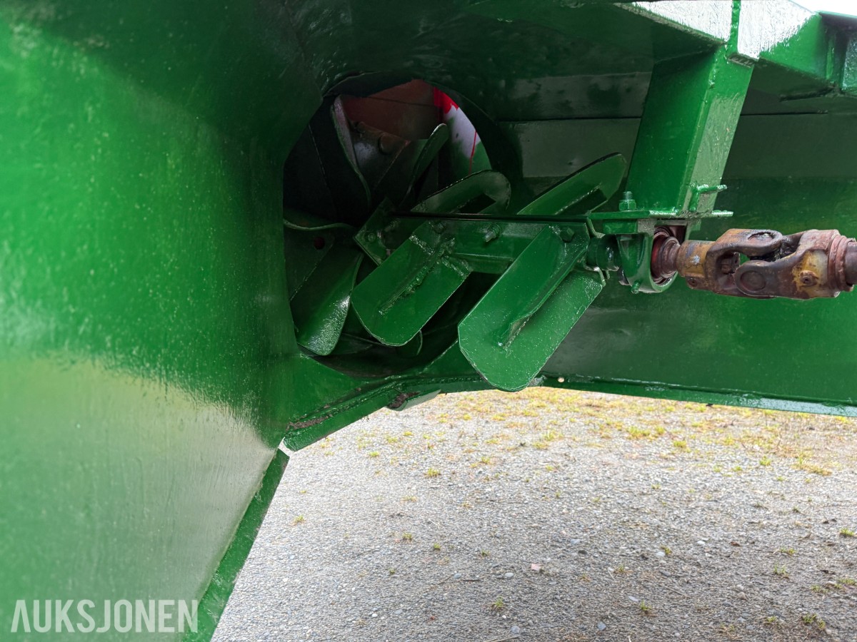 Deutz Fahr D7007 CH Traktor, snøfres, rundballespyd, 2x skuffer, plog/pløyer