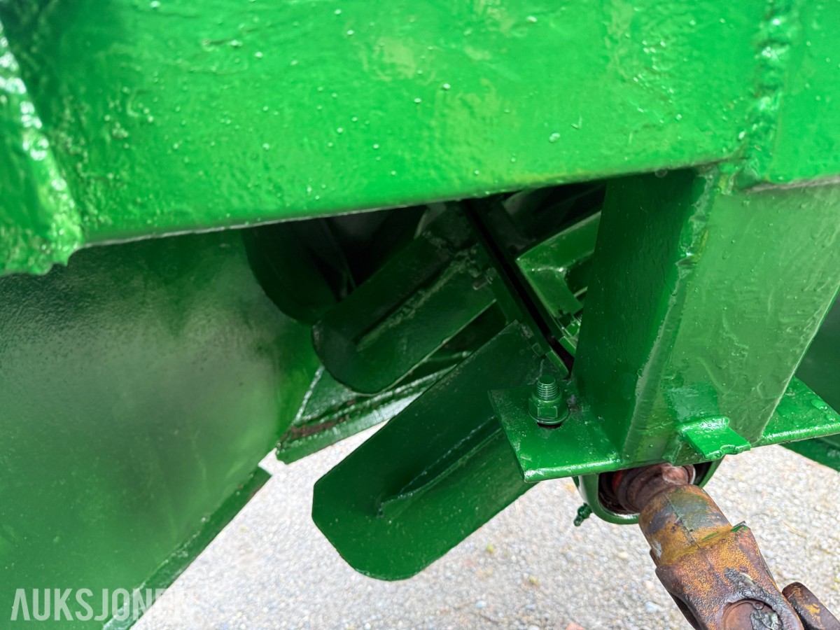 Deutz Fahr D7007 CH Traktor, snøfres, rundballespyd, 2x skuffer, plog/pløyer