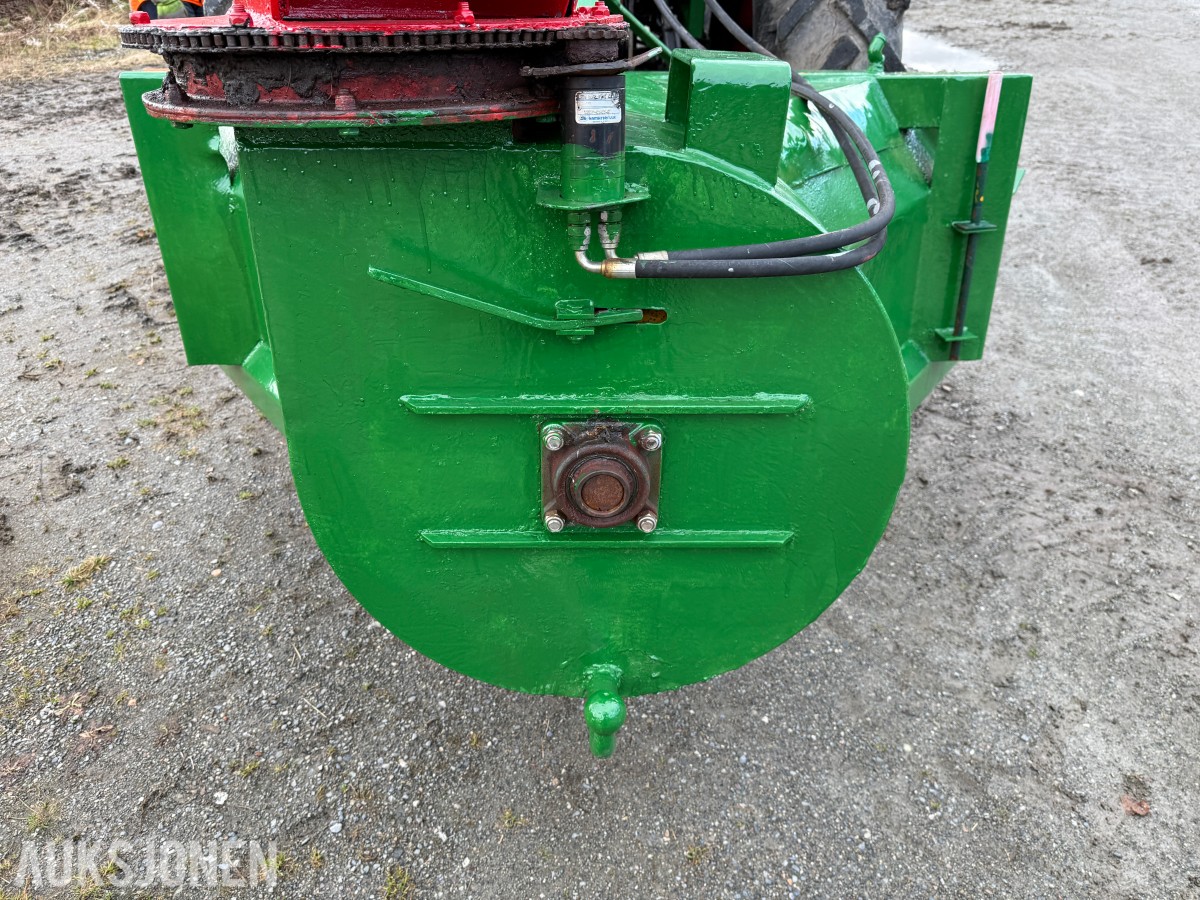Deutz Fahr D7007 CH Traktor, snøfres, rundballespyd, 2x skuffer, plog/pløyer