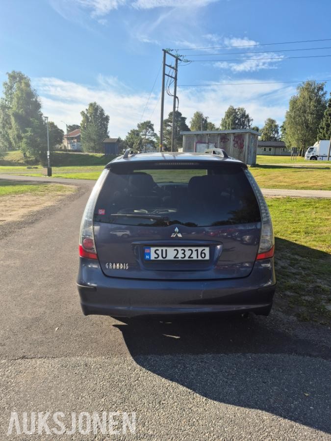 2006 Mitsubishi Grandis 2.4 165hk automat cruisekontroll s+v dekk