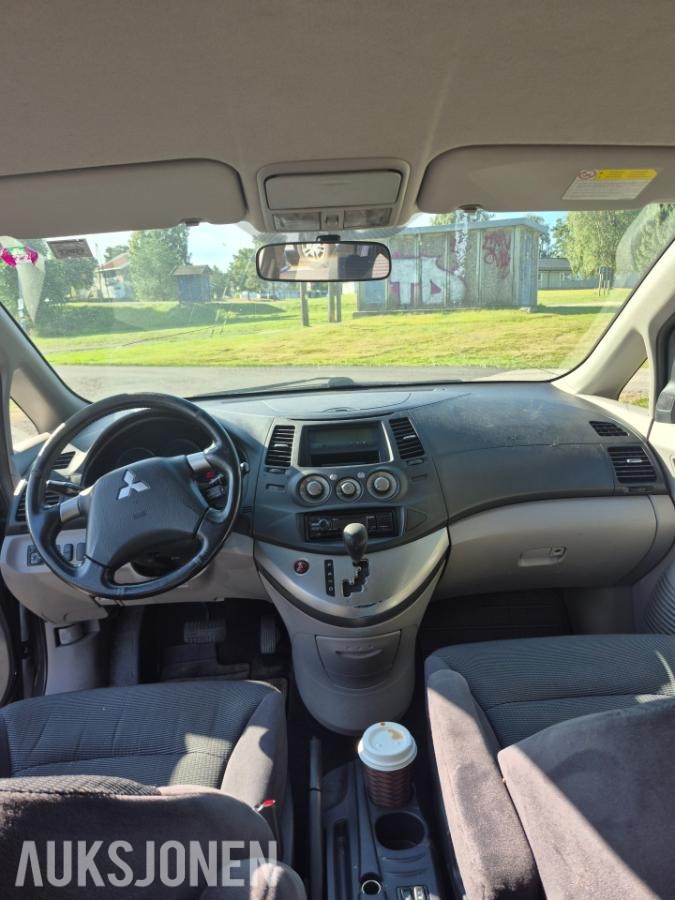 2006 Mitsubishi Grandis 2.4 165hk automat cruisekontroll s+v dekk