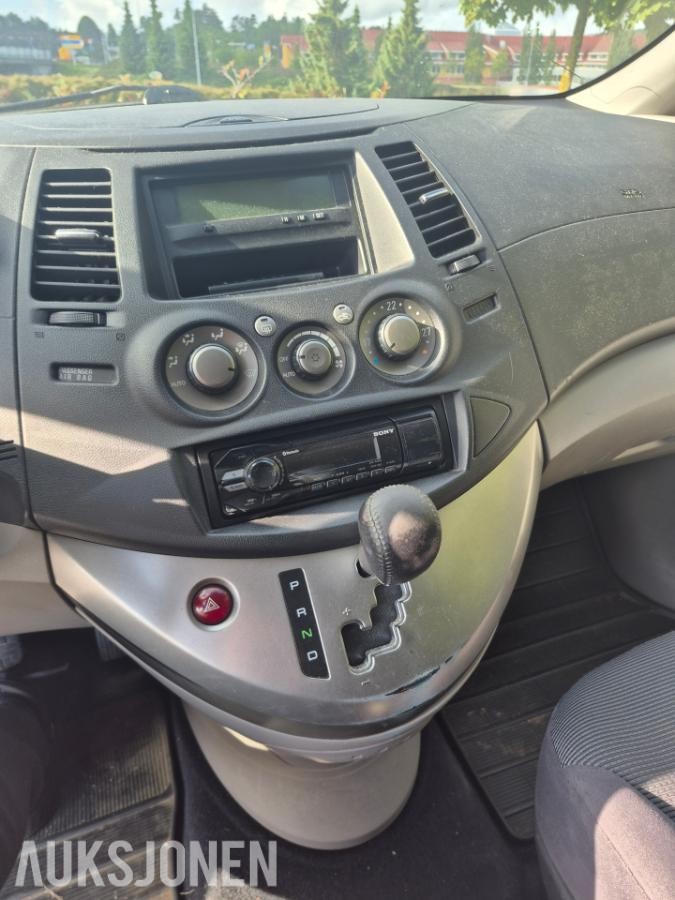 2006 Mitsubishi Grandis 2.4 165hk automat cruisekontroll s+v dekk