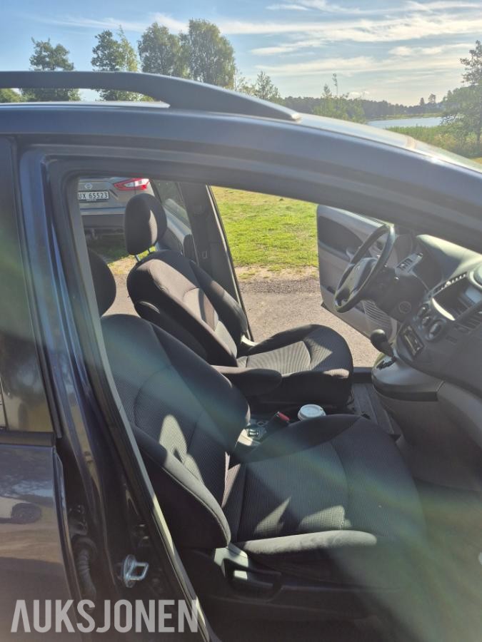 2006 Mitsubishi Grandis 2.4 165hk automat cruisekontroll s+v dekk