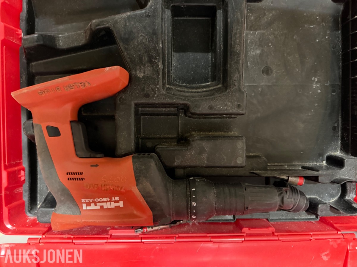 Hilti batteriverktøy. Drill, sirkelsag, bajonettsag og skrumaskin. 22 volt. 