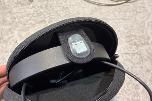 8 HP PC-skjermer med tastaturer, headset og datautstyr