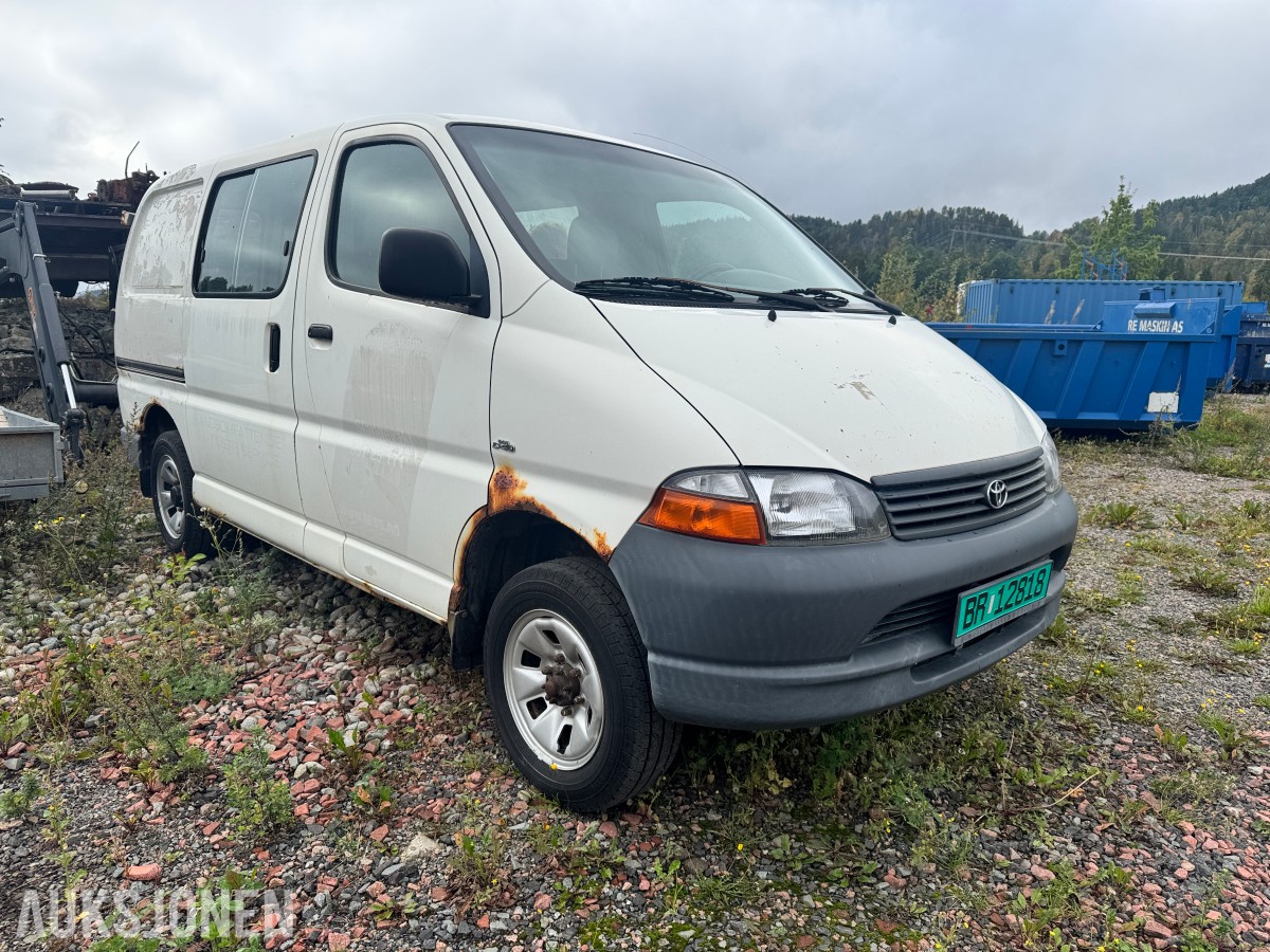 2005 Toyota HIACE 2.5-102 D 4WD - ca. 205 000km