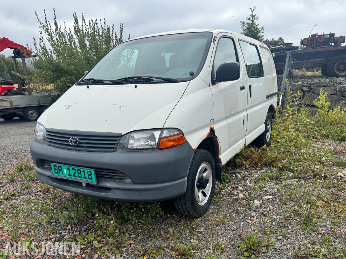 2005 Toyota HIACE 2.5-102 D 4WD - ca. 205 000km