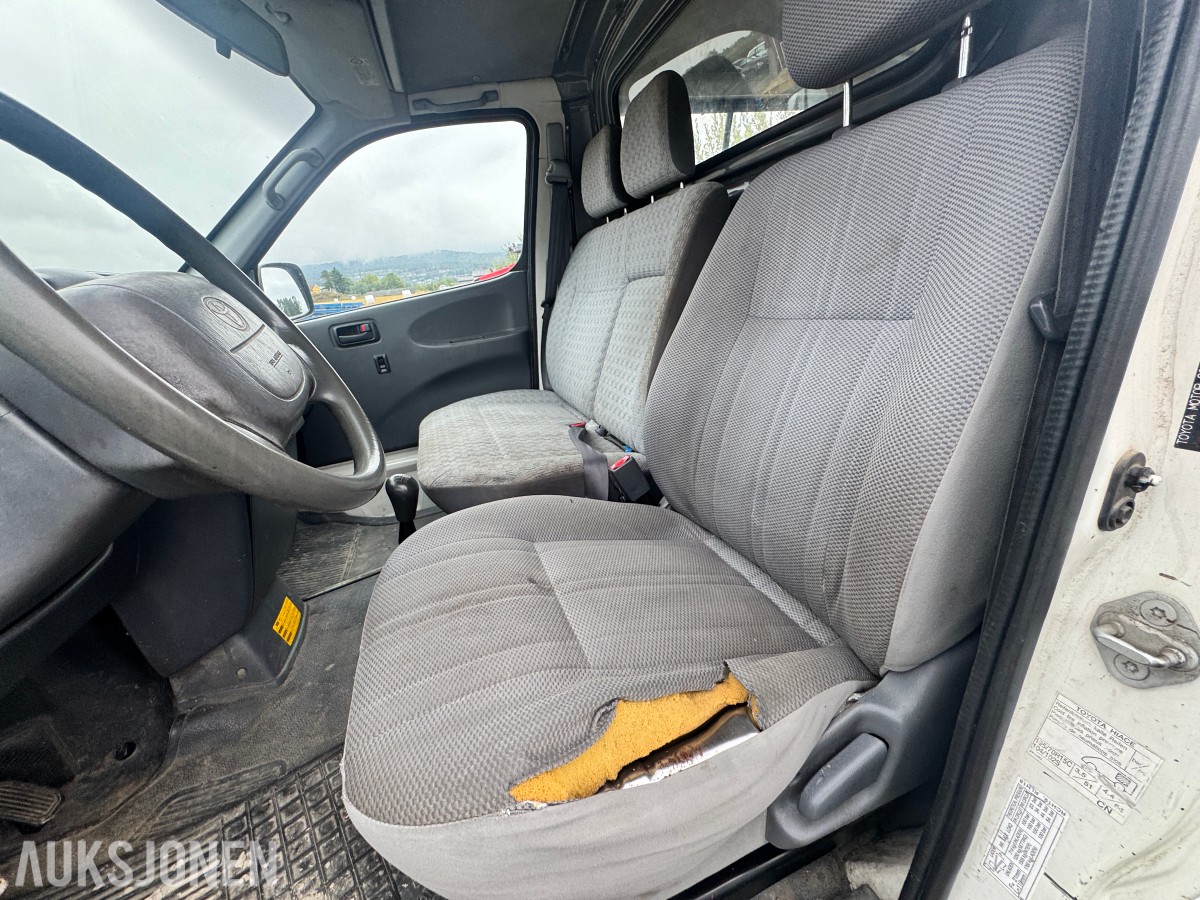 2005 Toyota HIACE 2.5-102 D 4WD - ca. 205 000km