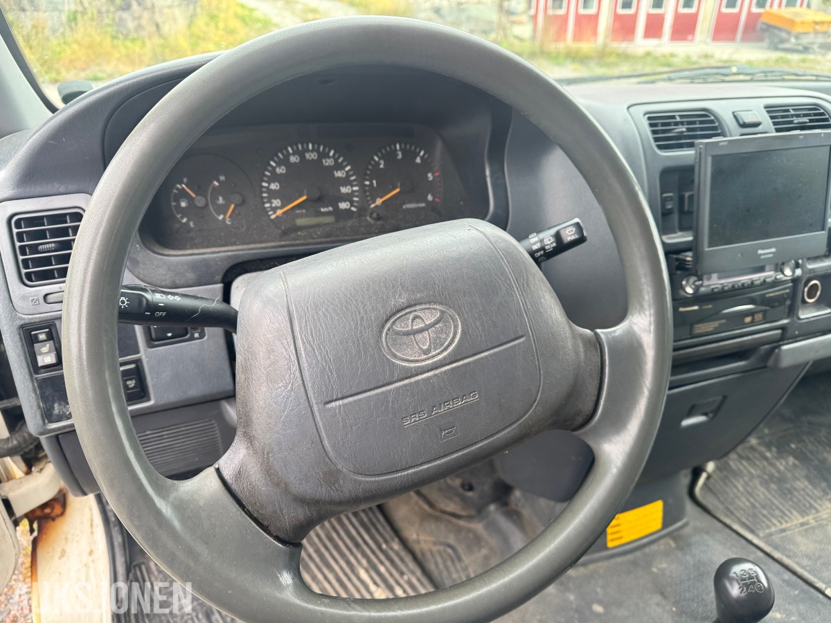 2005 Toyota HIACE 2.5-102 D 4WD - ca. 205 000km