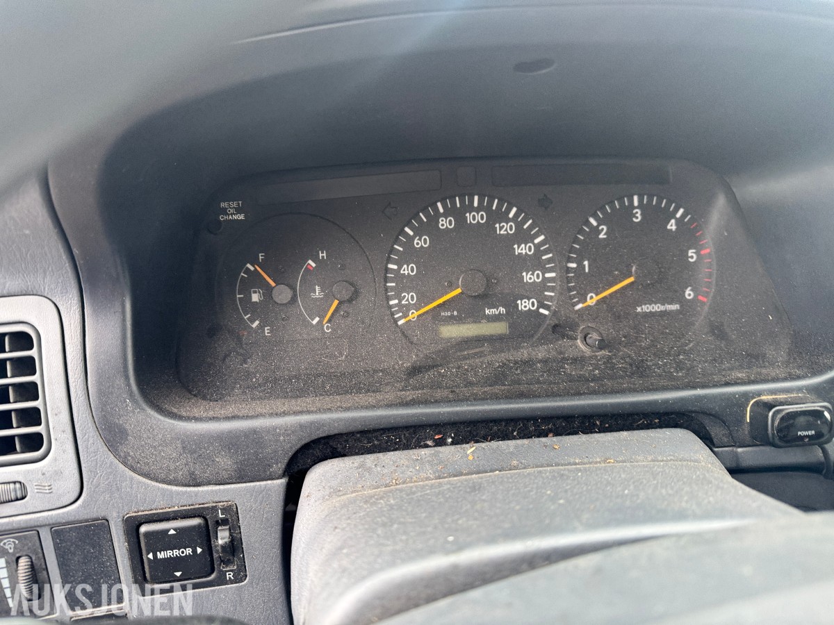 2005 Toyota HIACE 2.5-102 D 4WD - ca. 205 000km