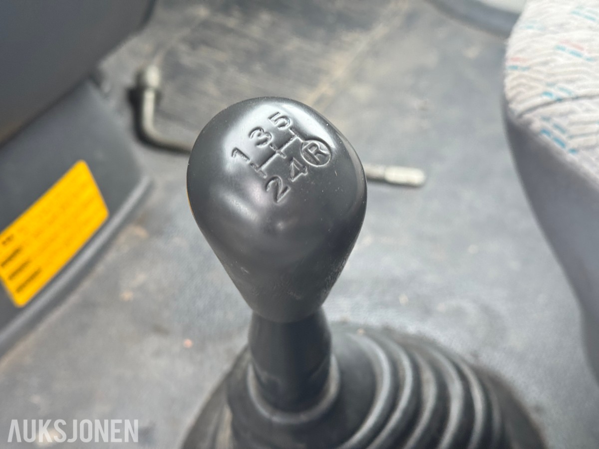 2005 Toyota HIACE 2.5-102 D 4WD - ca. 205 000km