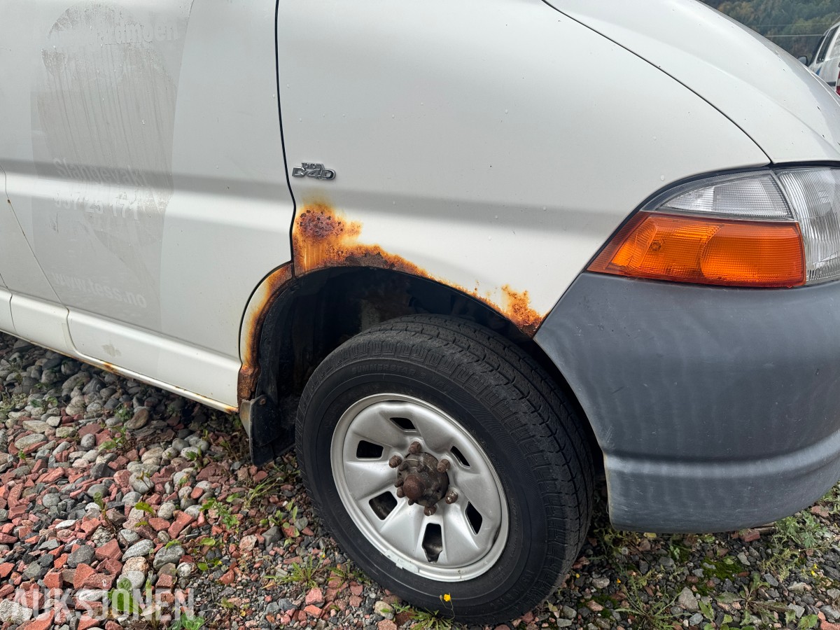 2005 Toyota HIACE 2.5-102 D 4WD - ca. 205 000km