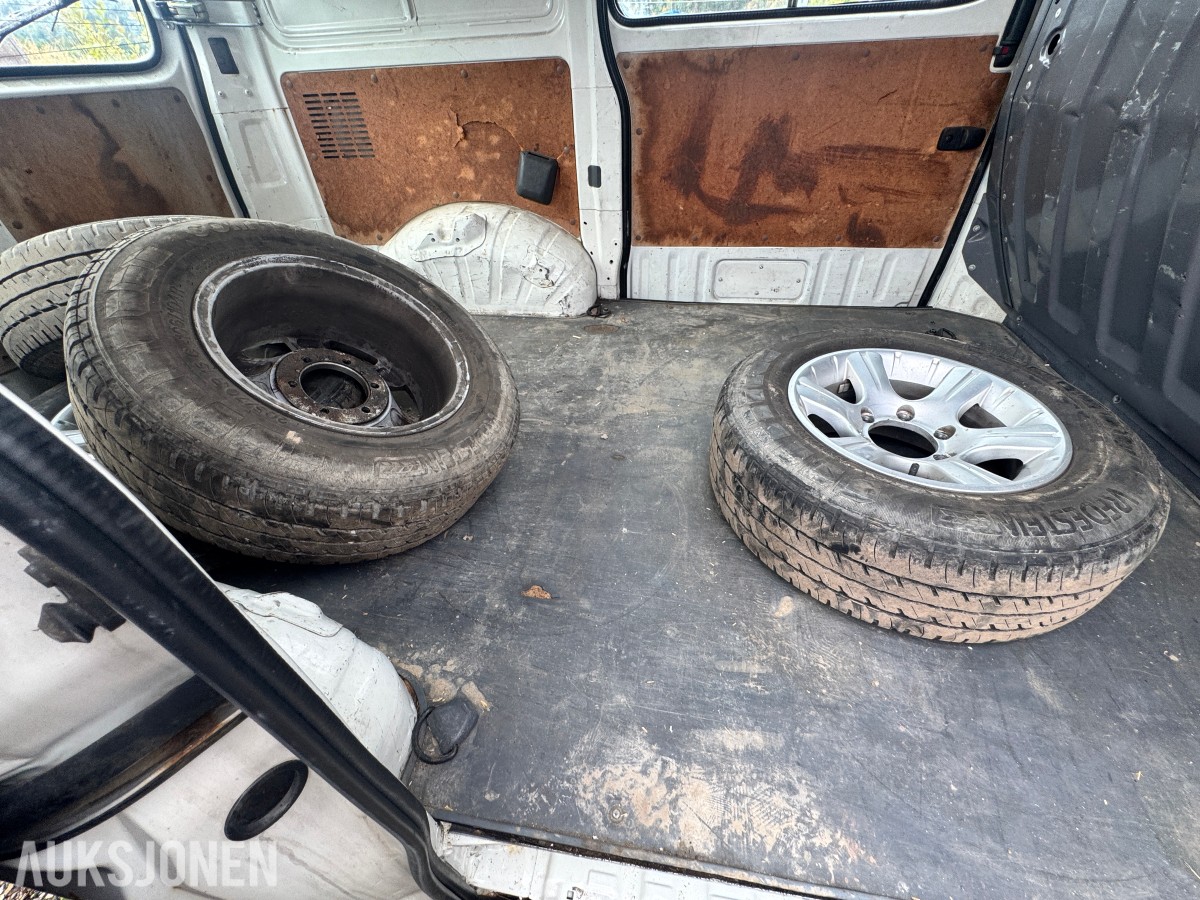 2005 Toyota HIACE 2.5-102 D 4WD - ca. 205 000km