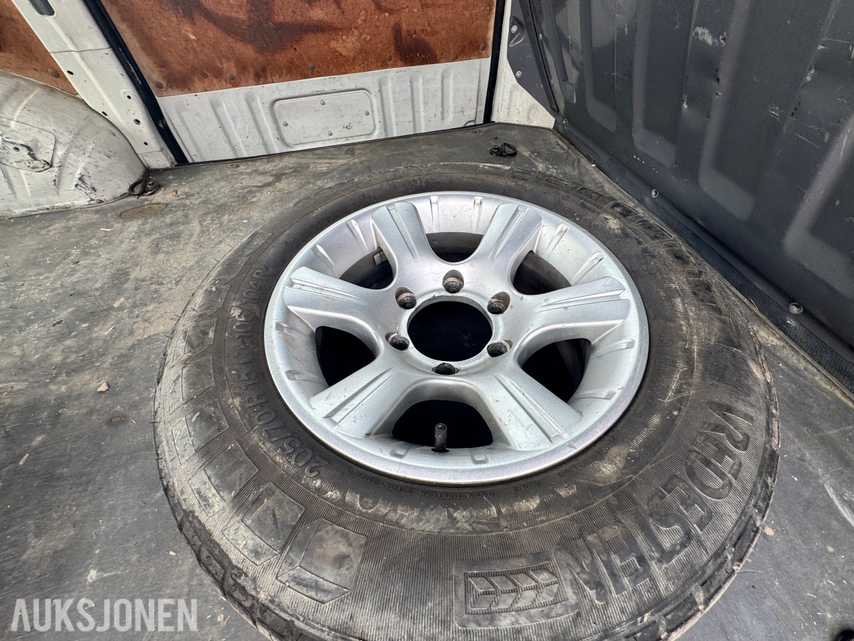 2005 Toyota HIACE 2.5-102 D 4WD - ca. 205 000km