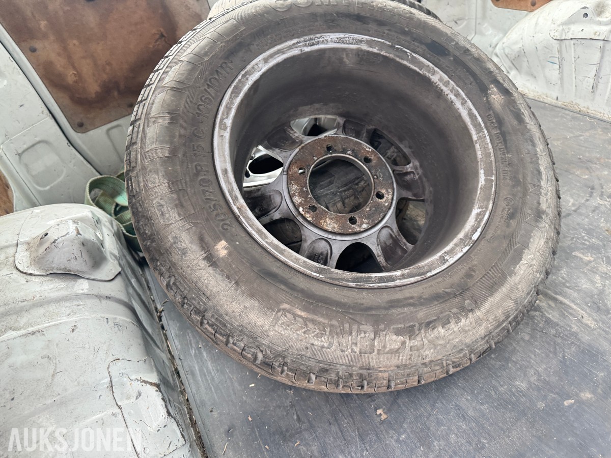 2005 Toyota HIACE 2.5-102 D 4WD - ca. 205 000km