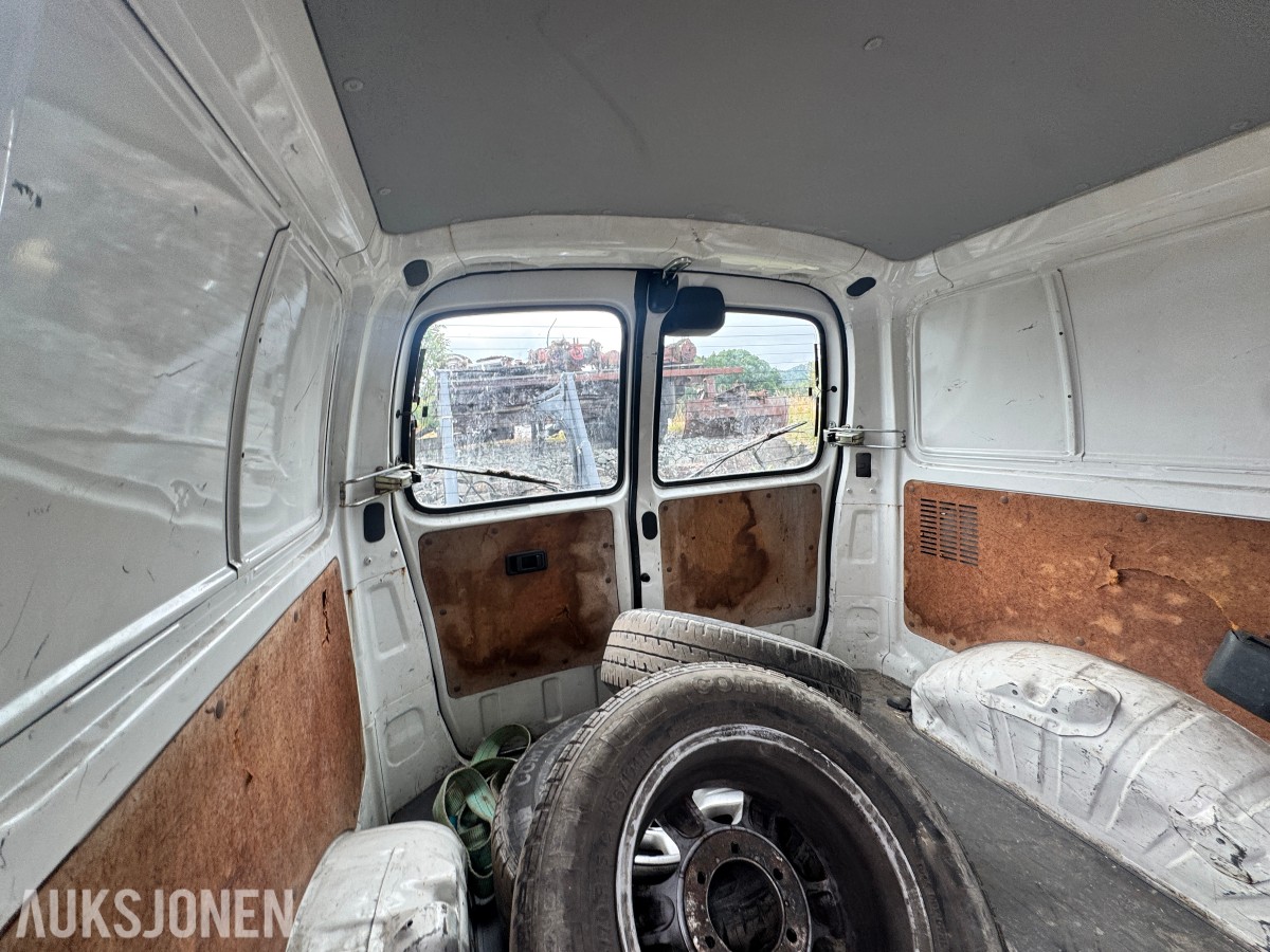 2005 Toyota HIACE 2.5-102 D 4WD - ca. 205 000km