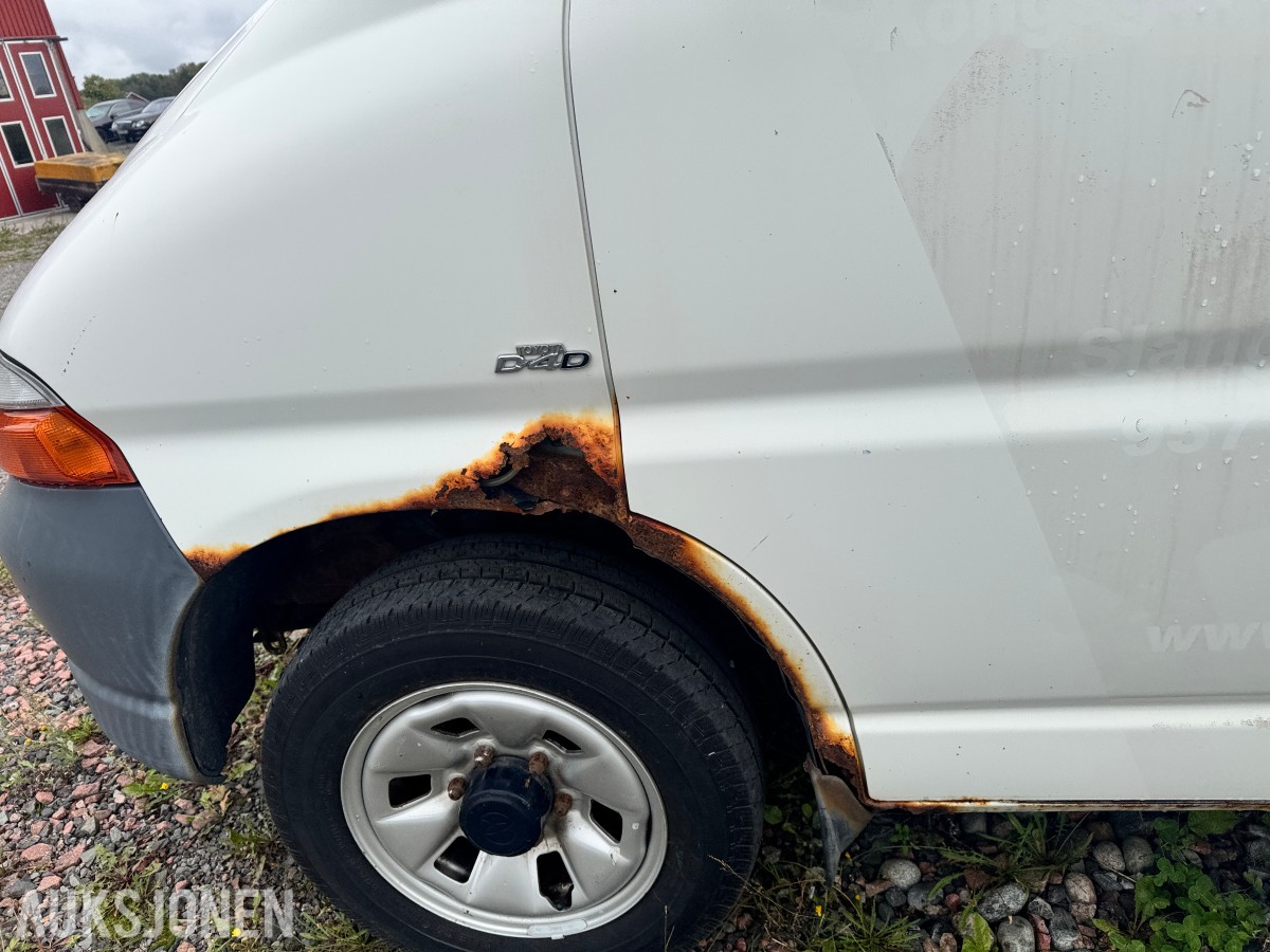 2005 Toyota HIACE 2.5-102 D 4WD - ca. 205 000km