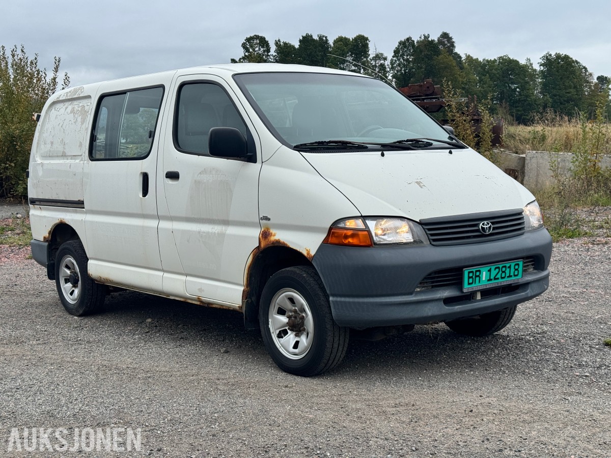 2005 Toyota HIACE 2.5-102 D 4WD - 215 525km