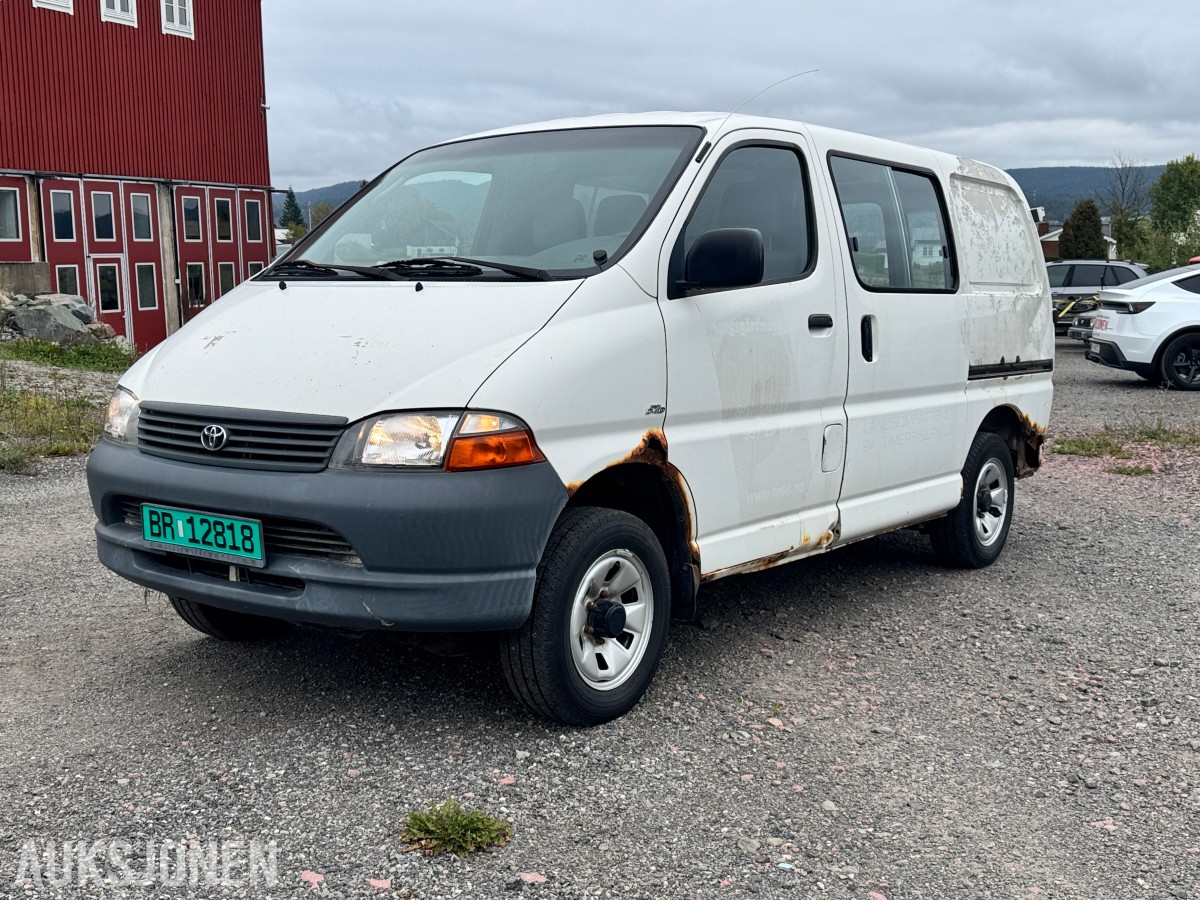 2005 Toyota HIACE 2.5-102 D 4WD - 215 525km