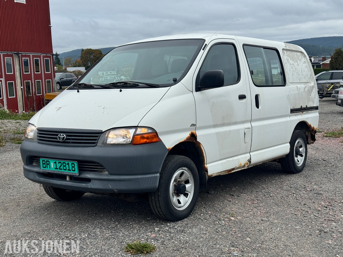 2005 Toyota HIACE 2.5-102 D 4WD - 215 525km