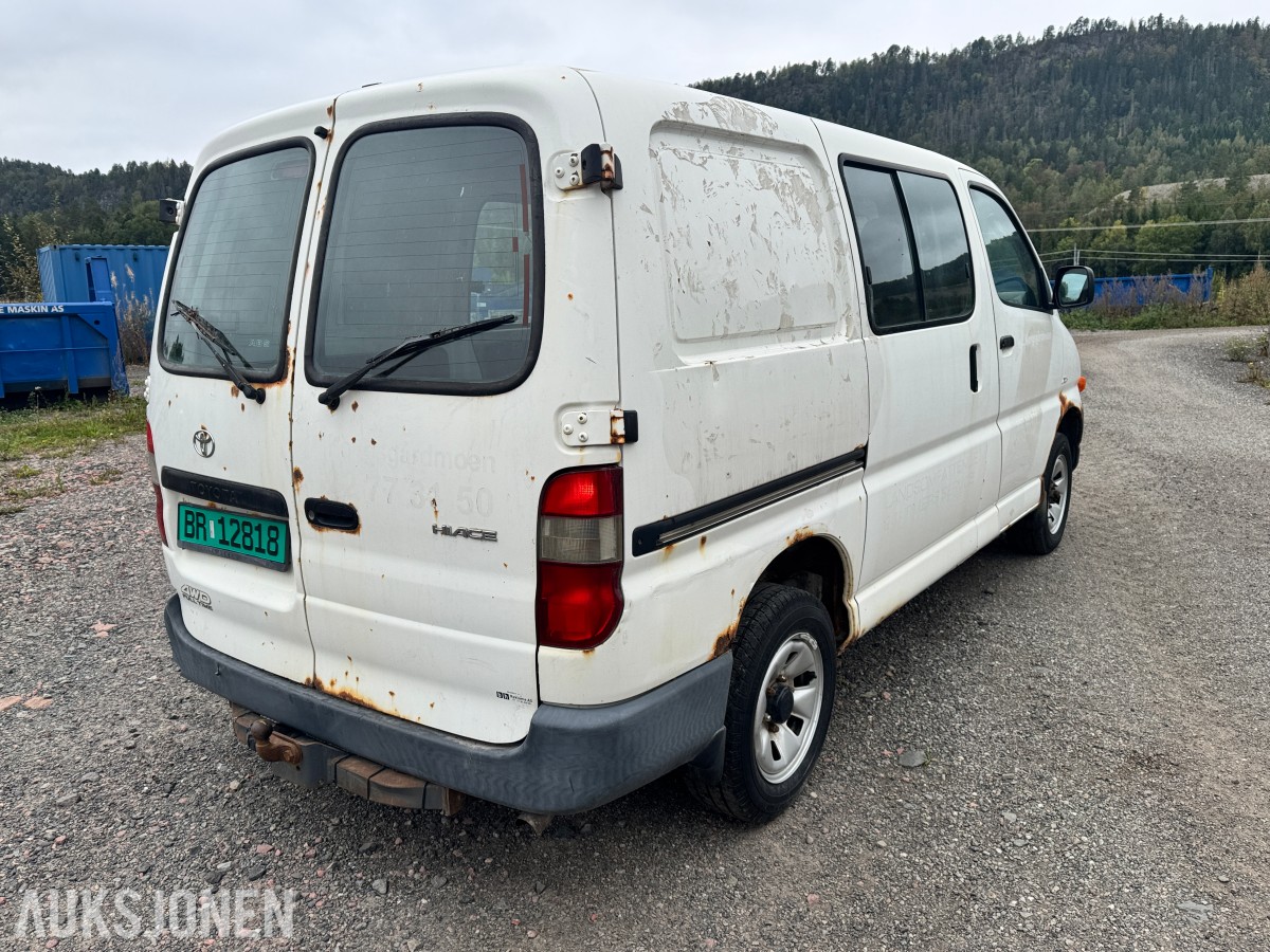 2005 Toyota HIACE 2.5-102 D 4WD - 215 525km