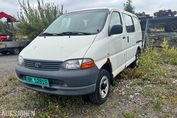 2005 Toyota HIACE 2.5-102 D 4WD - ca. 205 000km