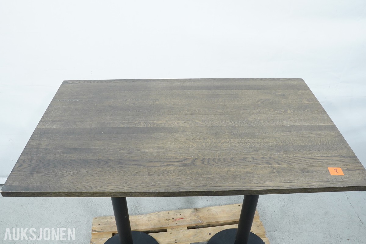 3 ståbord og 8 TON barstoler