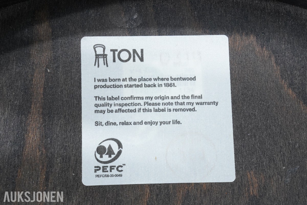 3 ståbord og 8 TON barstoler