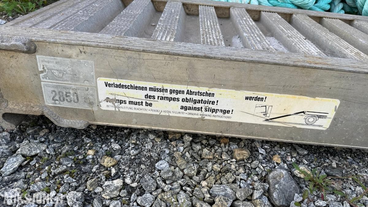 2002 2 stk. Alunor lasteramper/kjøreramper - kapasitet 2850 kg