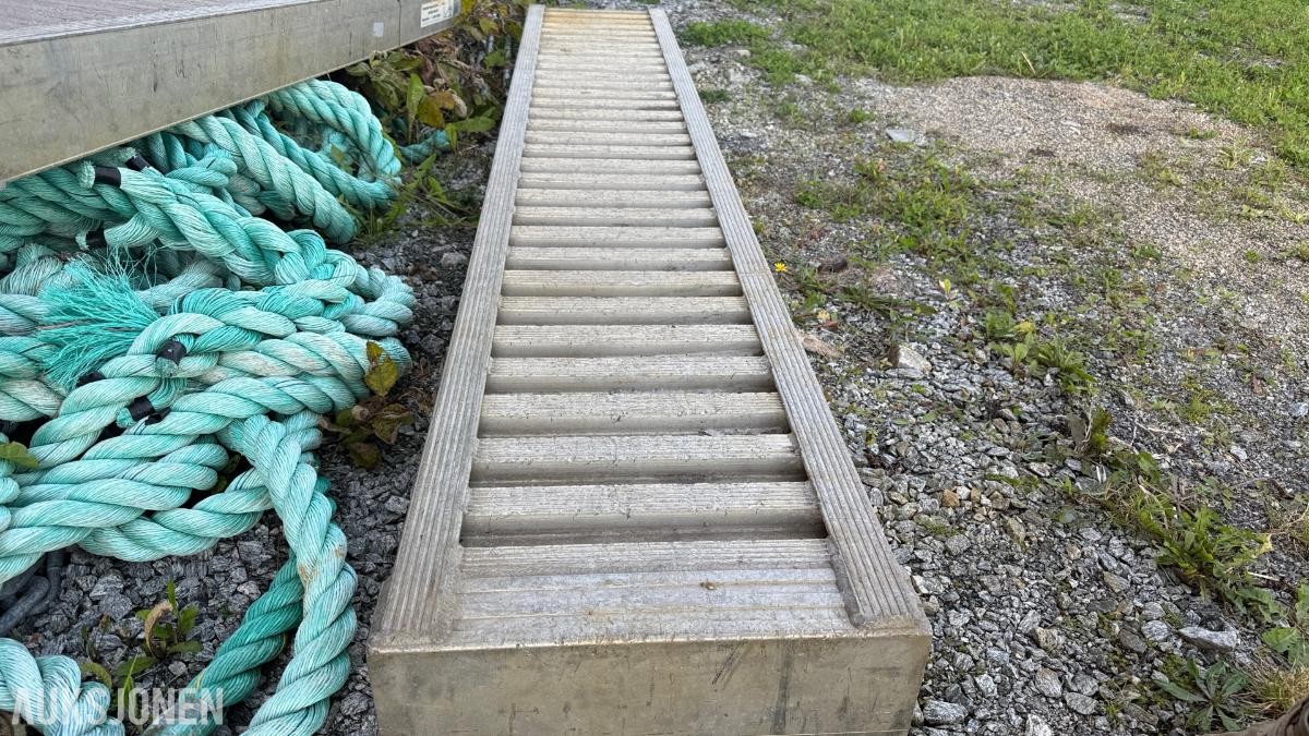 2002 2 stk. Alunor lasteramper/kjøreramper - kapasitet 2850 kg