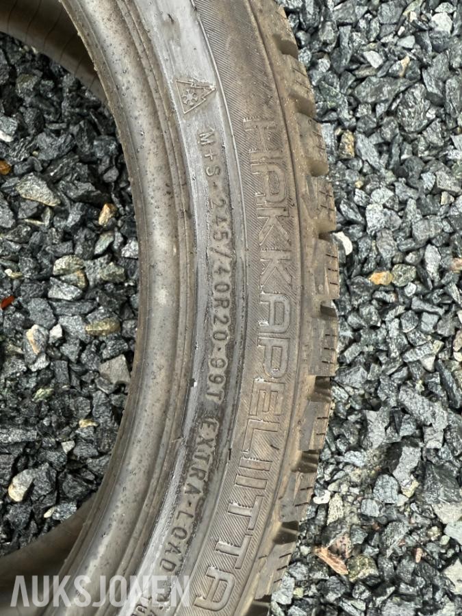 4 stk. Nokian Hakkapeliitta 9 piggdekk 275/35 R20