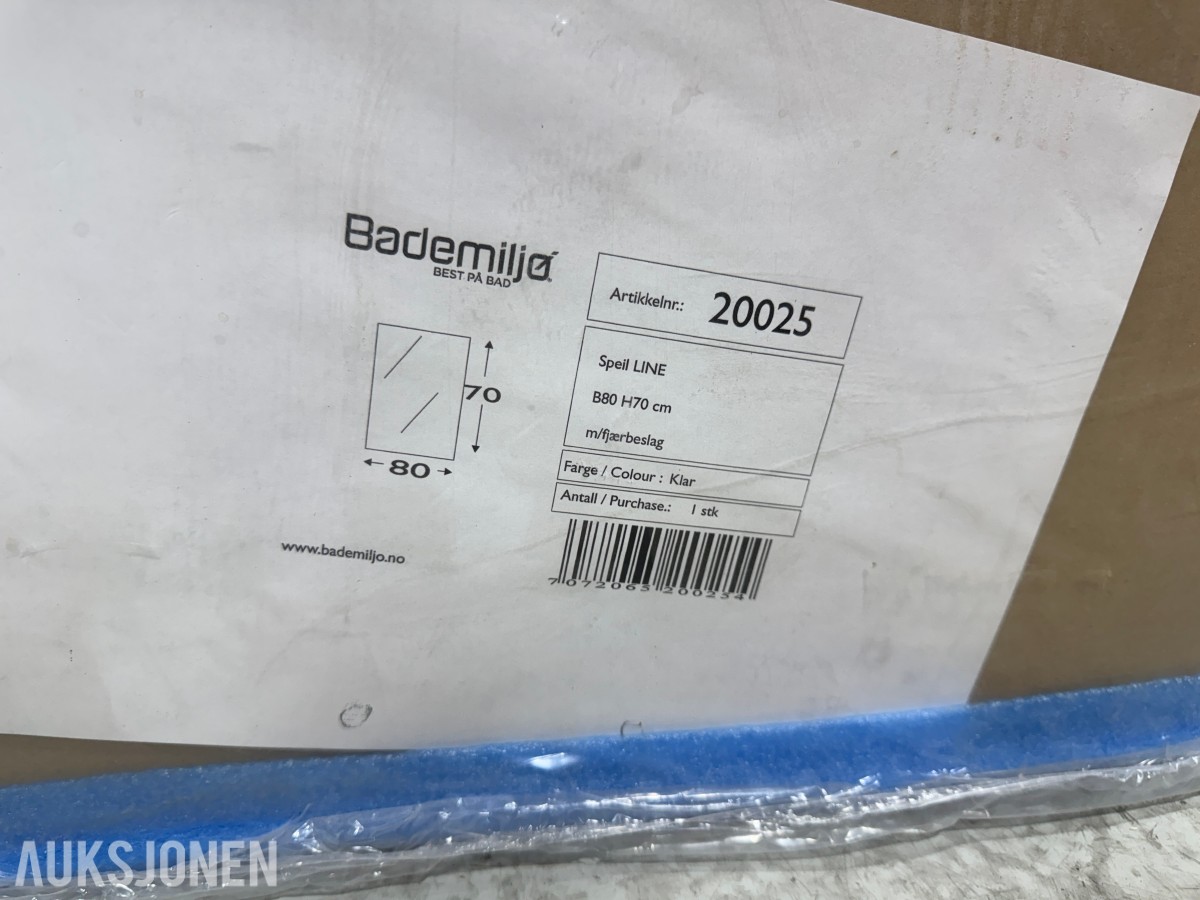 Parti med baderomsutstyr – Smedbo, Bademiljø, Sealskin ++