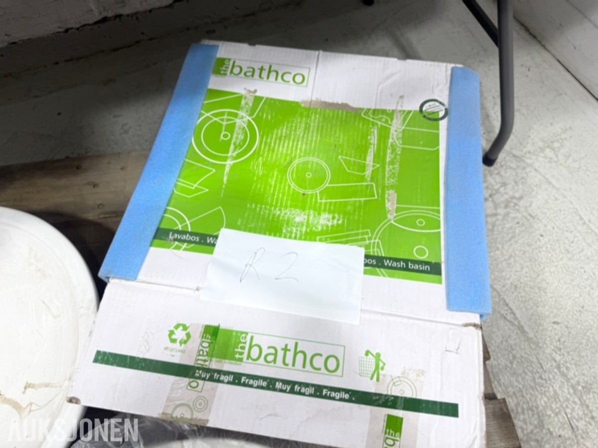 Parti med baderomsutstyr – Smedbo, Tiger, Sealskin, Zone og Bathco