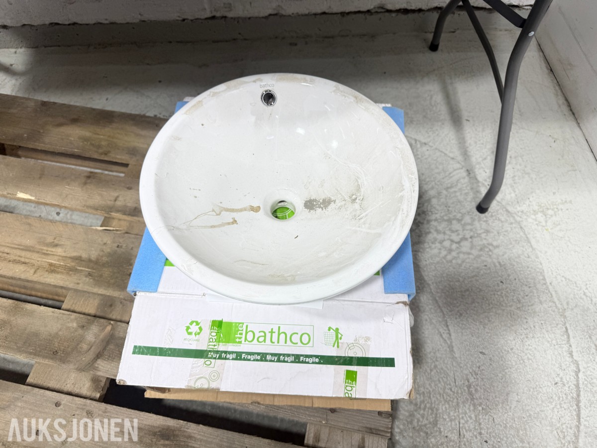 Parti med baderomsutstyr – Smedbo, Tiger, Sealskin, Zone og Bathco