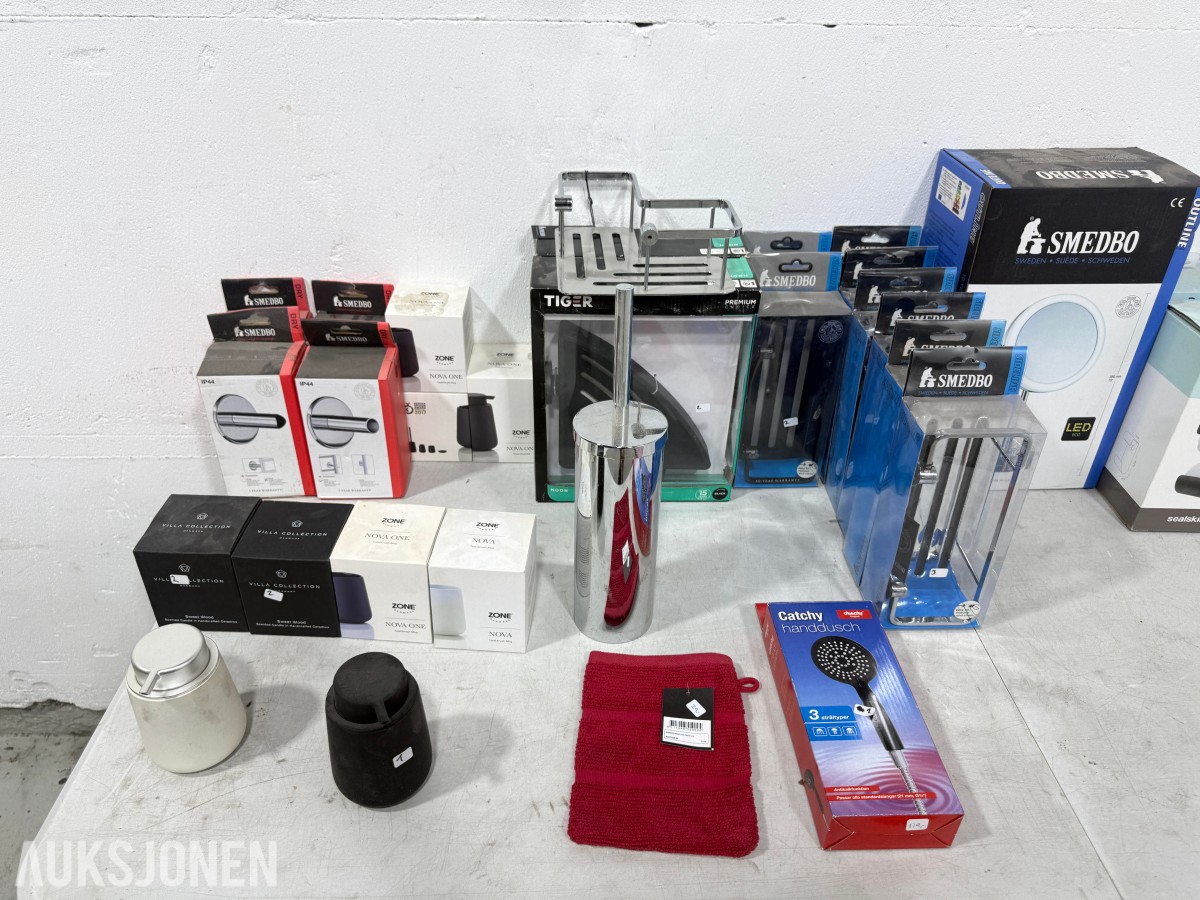 Parti med baderomsutstyr – Smedbo, Tiger, Sealskin, Zone og Bathco