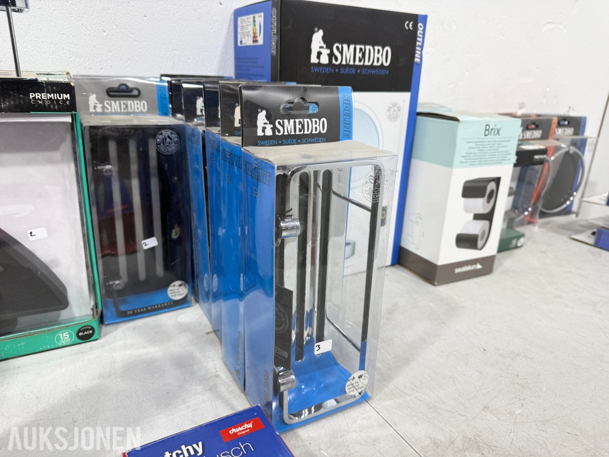 Parti med baderomsutstyr – Smedbo, Tiger, Sealskin, Zone og Bathco