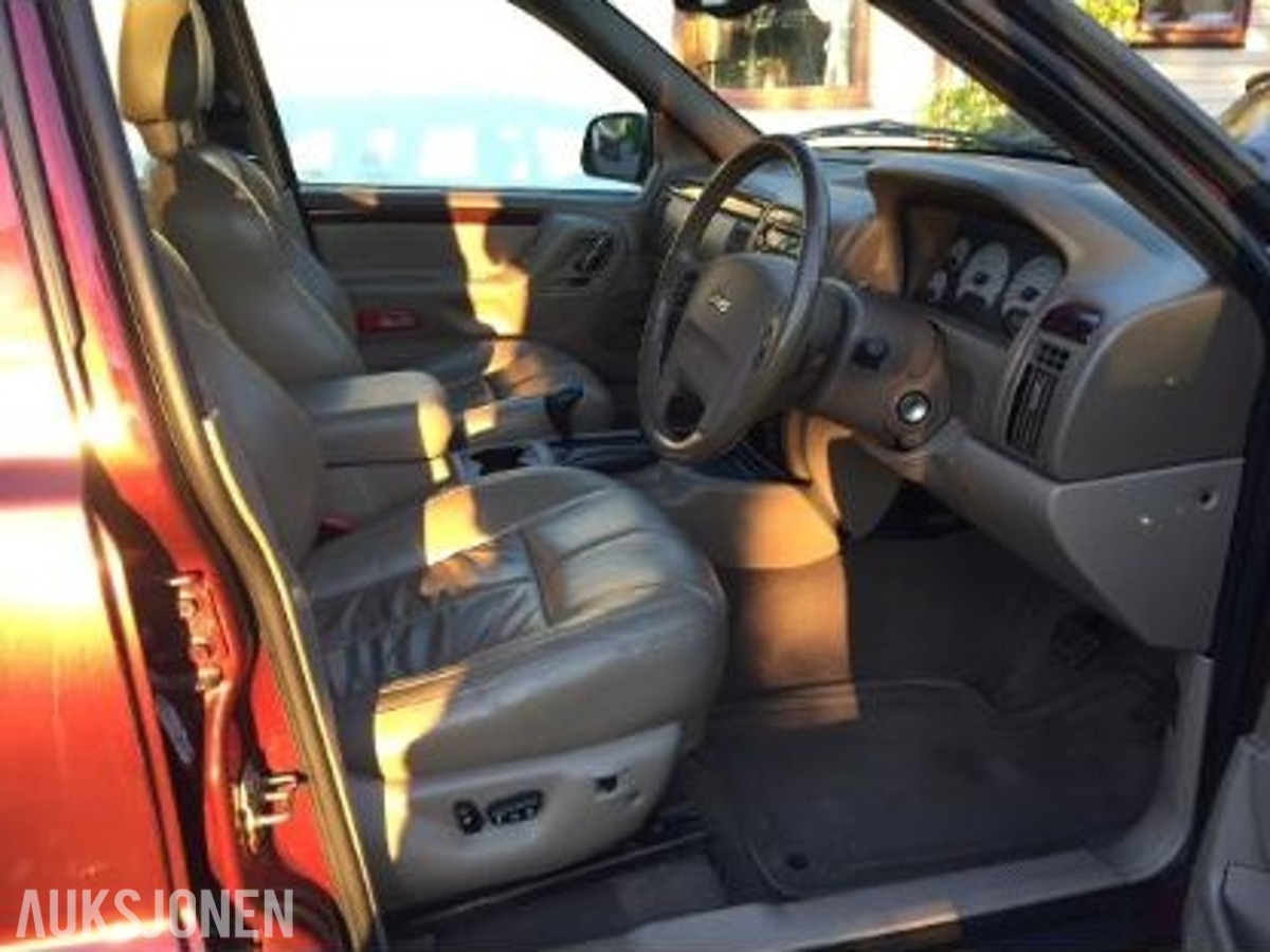 2001 Jeep Grand Cherokee 3,1 diesel høyrestyrt, delebil *Ingen minstepris*